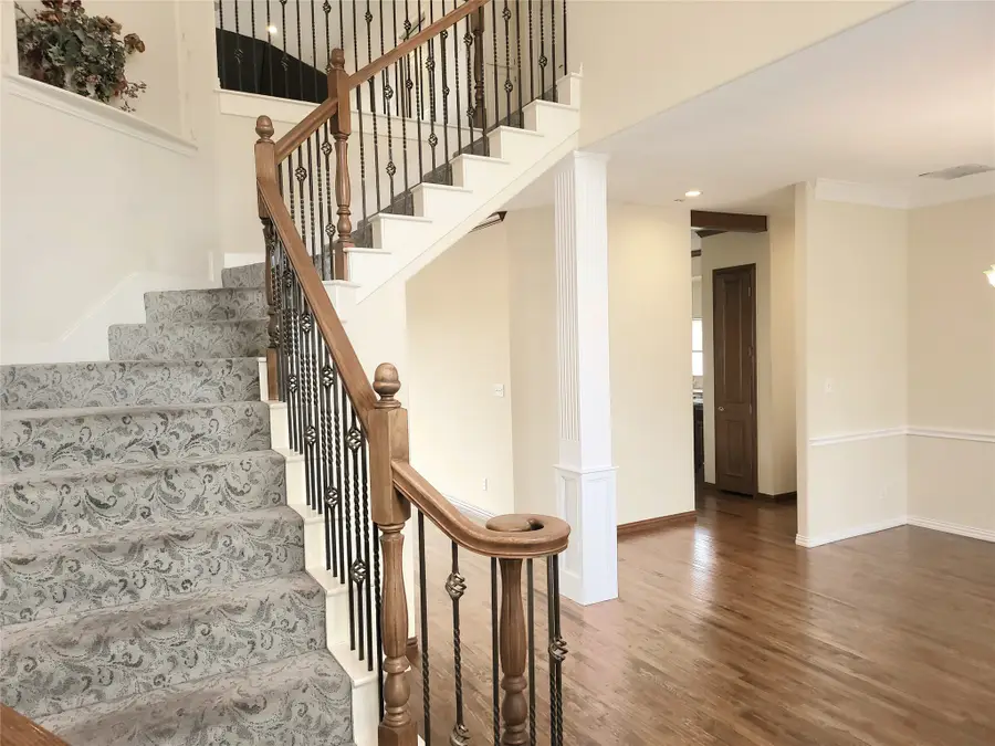 1016 Cove Meadow Court, Grand Prairie, TX 75104 - Image #2