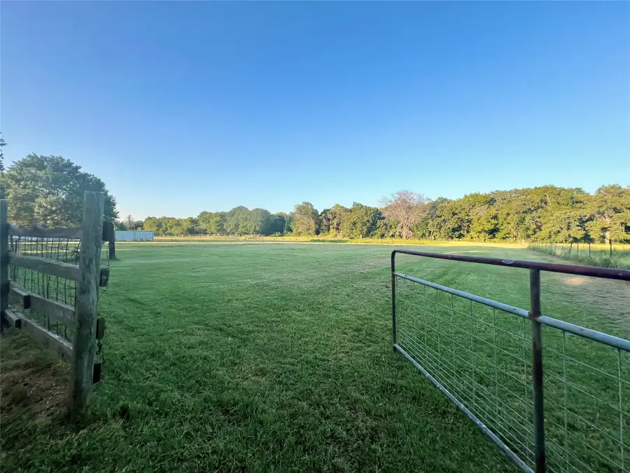 224 Lake By Drive, Seven Points, TX 75143 - Image #2