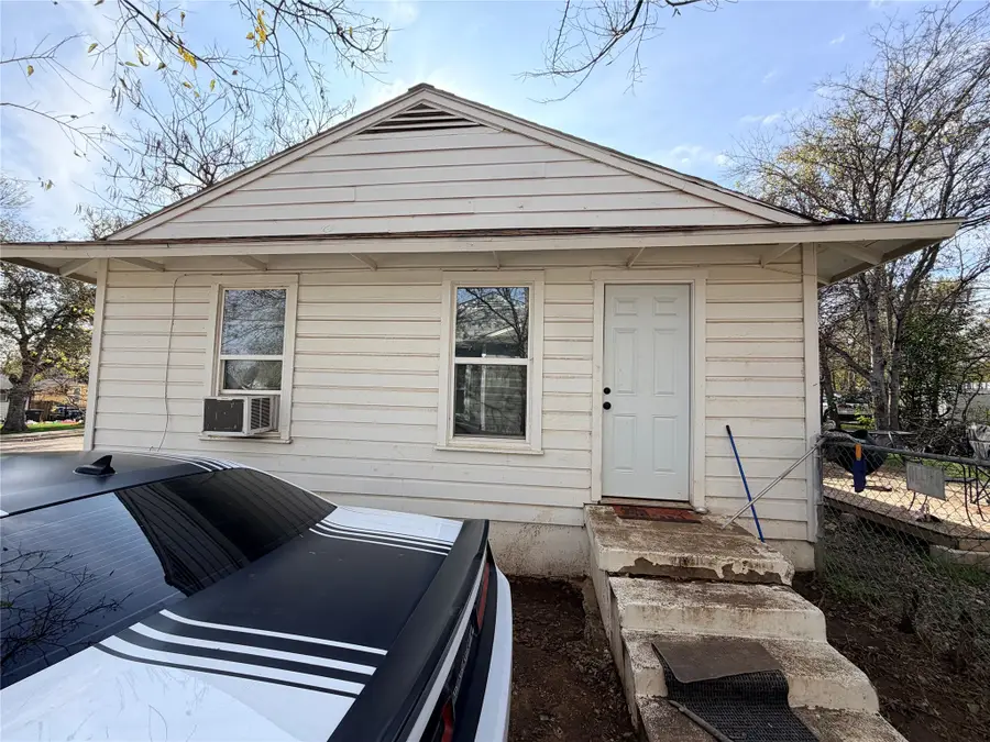 2016 Daniel Street, Fort Worth, TX 76104 - Image #3