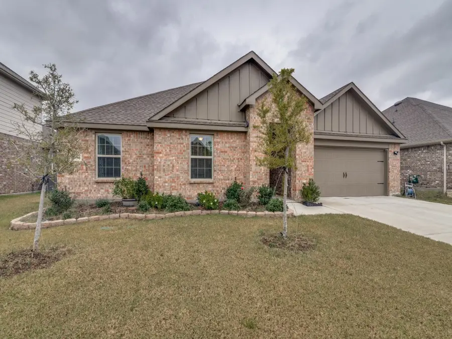 8366 Slowburn Drive, Garland, TX 75043 - Image #2