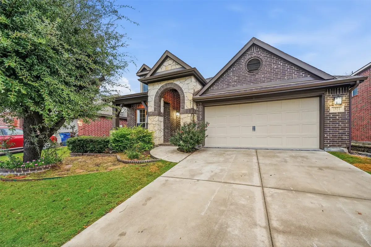 1921 Highland Oaks Drive, Wylie, TX 75098 - Image #1