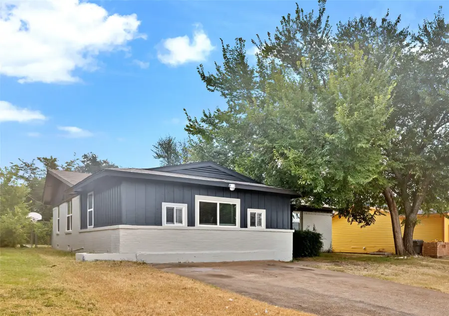 4208 Huckleberry Circle, Dallas, TX 75216 - Image #2