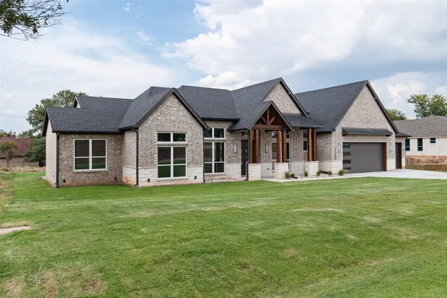 2300 Candlestick Drive, Granbury, TX 76049 - Image #2