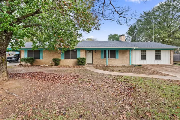 205 Wayside Drive, Quitman, TX 75783