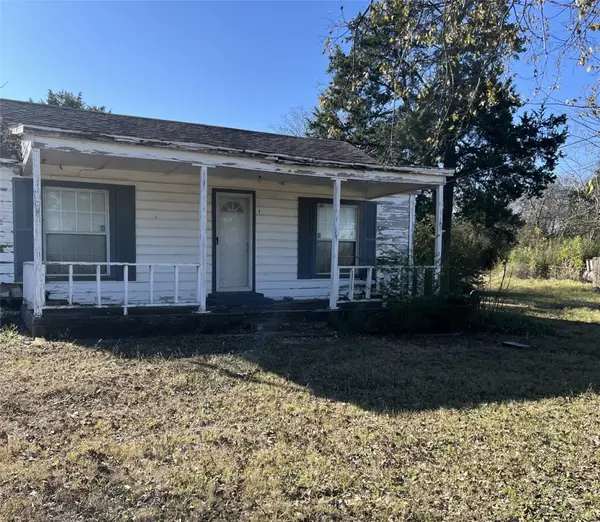 806 E Parkerville Road, DeSoto, TX 75115