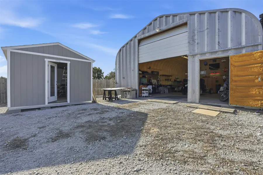 623 Parker Lane, Granbury, TX 76048 - Image #3