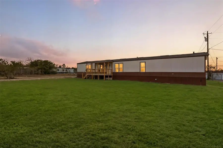 3210 Robinhood Drive, Granbury, TX 76048 - Image #2