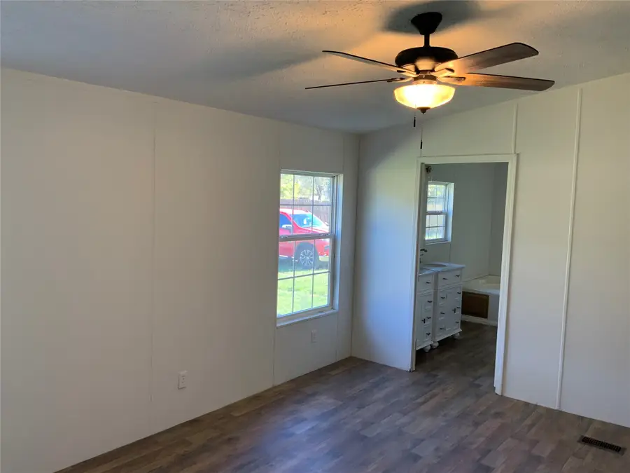 1310 Timber Creek, Kemp, TX 75143 - Image #3