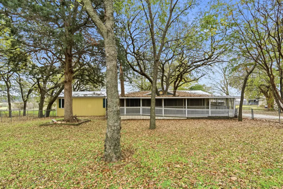 364 Wonder Drive, Springtown, TX 76082 - Image #2