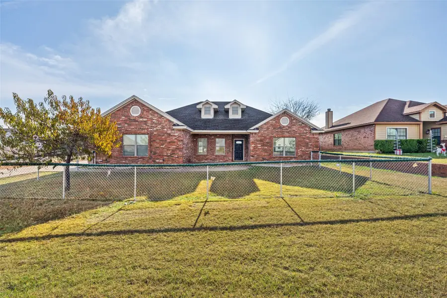 1309 W Chippewa Trail, Granbury, TX 76048 - Image #3