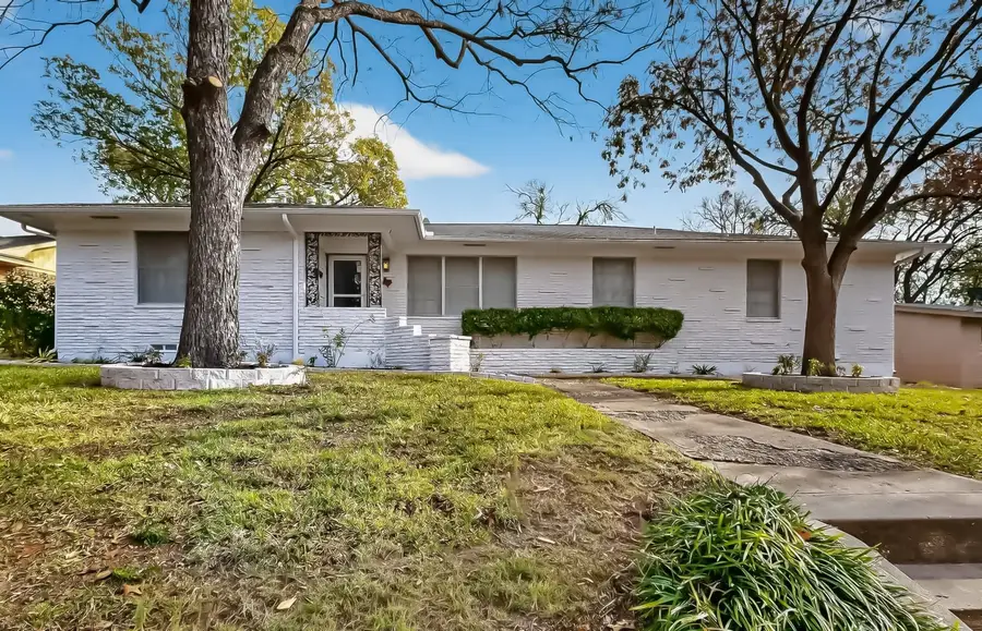 514 W Ridgewood Drive, Garland, TX 75041 - Image #2