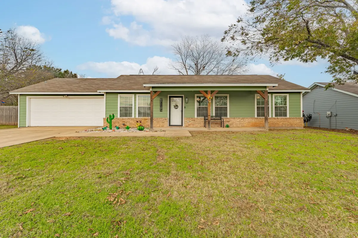 304 W 4th Terrace, Springtown, TX 76082 - Image #1