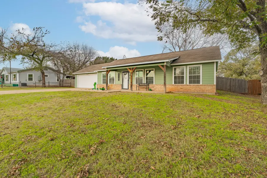 304 W 4th Terrace, Springtown, TX 76082 - Image #2