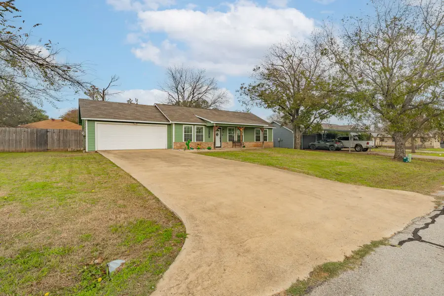 304 W 4th Terrace, Springtown, TX 76082 - Image #3