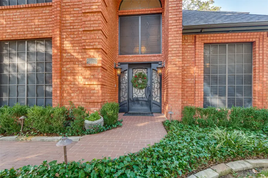 2400 Wild Rose Court, Arlington, TX 76006 - Image #2