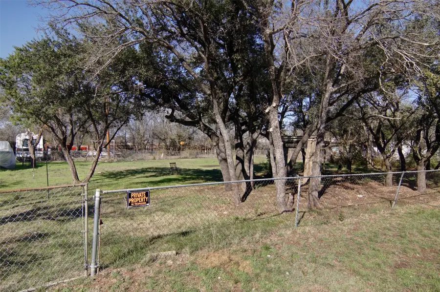 2924 Forest Park Drive, Granbury, TX 76048 - Image #3