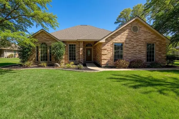 904 Martin, Italy, TX 76651