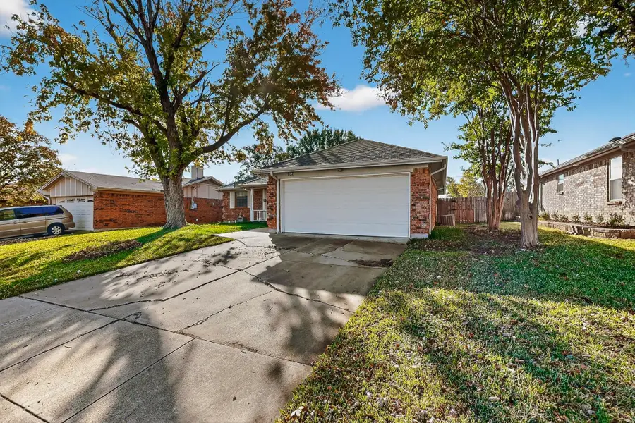 932 Freestone Drive, Arlington, TX 76017 - Image #3