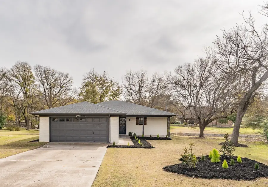 5613 Pecos Court, Decordova, TX 76049 - Image #2