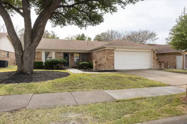 6628 Fair Oaks Drive, Watauga, TX 76148