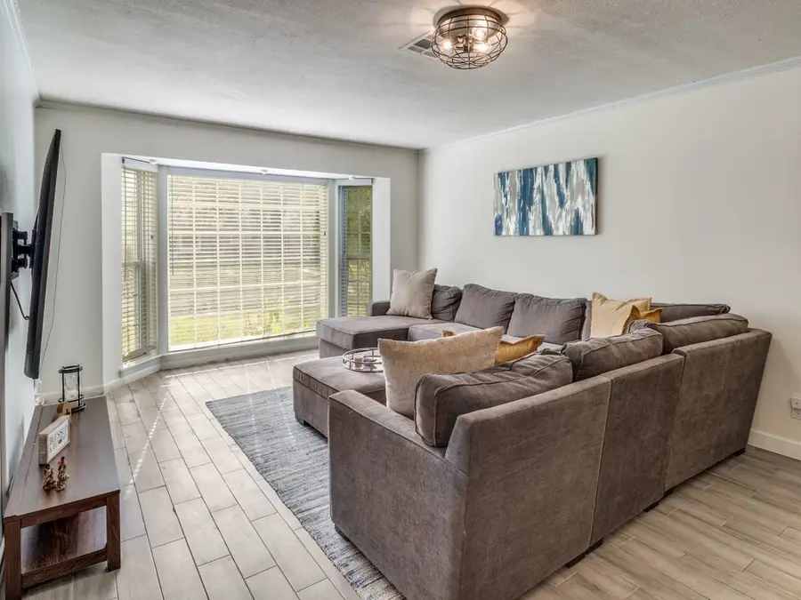 3645 Warick Drive, Dallas, TX 75229 - Image #3