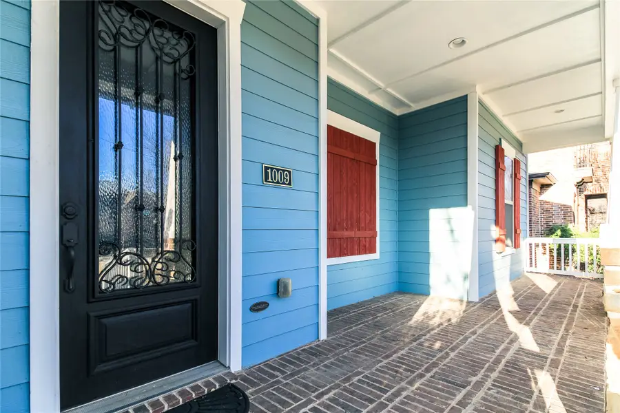 1009 Peacock Boulevard, Carrollton, TX 75007 - Image #3