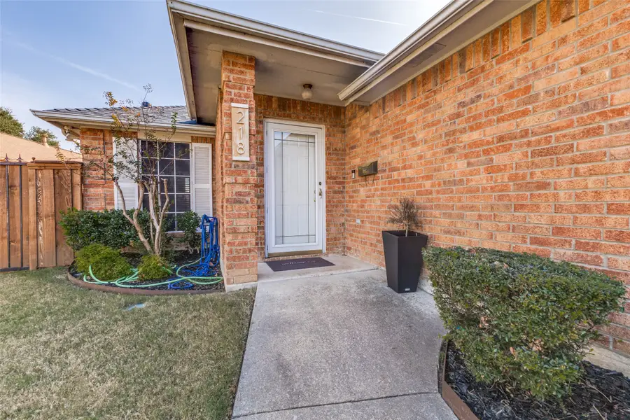 218 Streamside Drive, Desoto, TX 75115 - Image #3