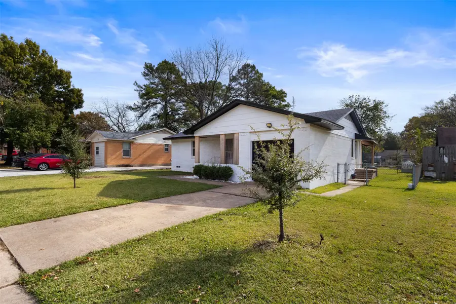 206 W Vista Drive, Garland, TX 75041 - Image #3