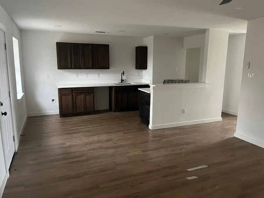 3771 Stagecoach Trail, Dallas, TX 75241 - Image #2