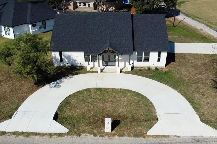 170 Half Moon Way, Runaway Bay, TX 76426 - Image #3