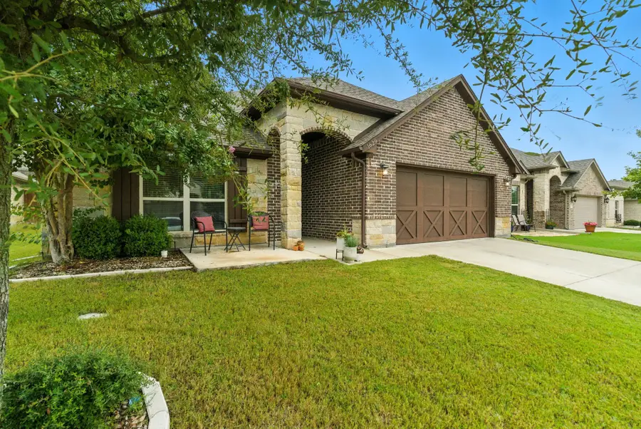 1629 Town Creek Circle, Weatherford, TX 76086 - Image #2
