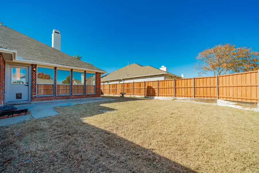 3932 Luke Lane, Carrollton, TX 75007 - Image #2