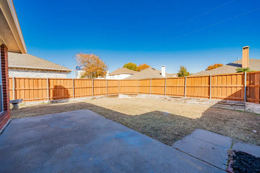 3932 Luke Lane, Carrollton, TX 75007 - Image #3