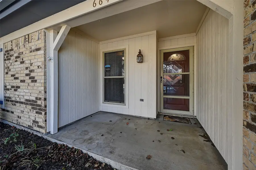 6640 Fair Oaks Drive, Watauga, TX 76148 - Image #2