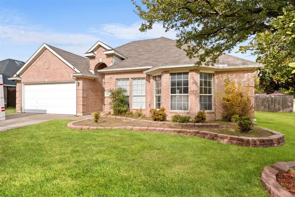 1411 Brittany Lane, Mansfield, TX 76063