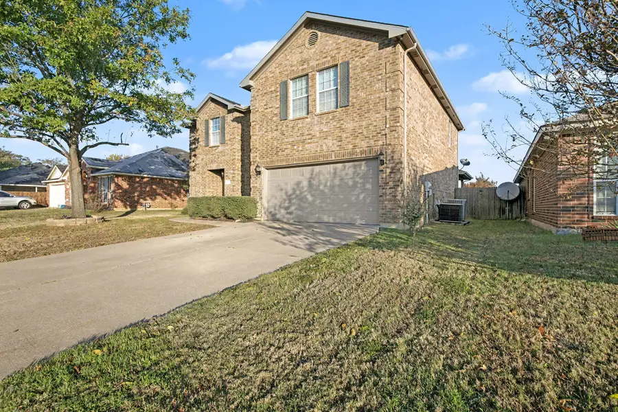 415 Hidden Ridge Drive, Burleson, TX 76028 - Image #3
