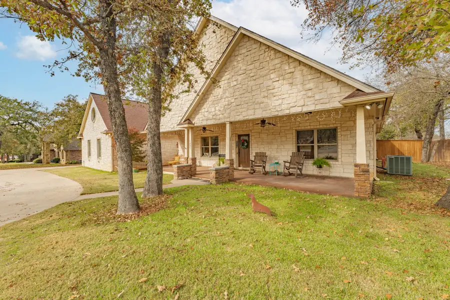 1085 Walking Horse Drive, Stephenville, TX 76401 - Image #2