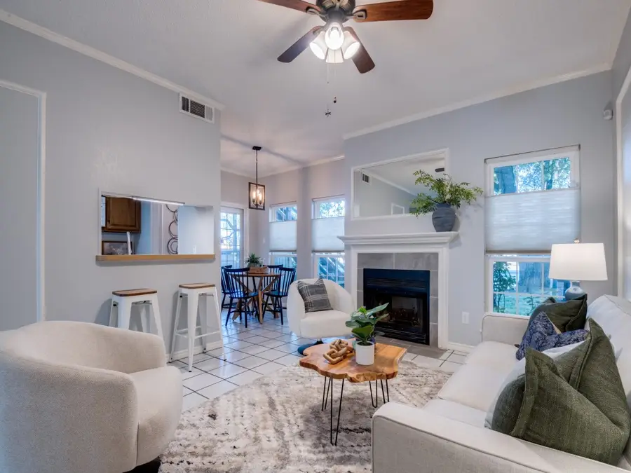 1609 Marsh Lane #110, Carrollton, TX 75006 - Image #3