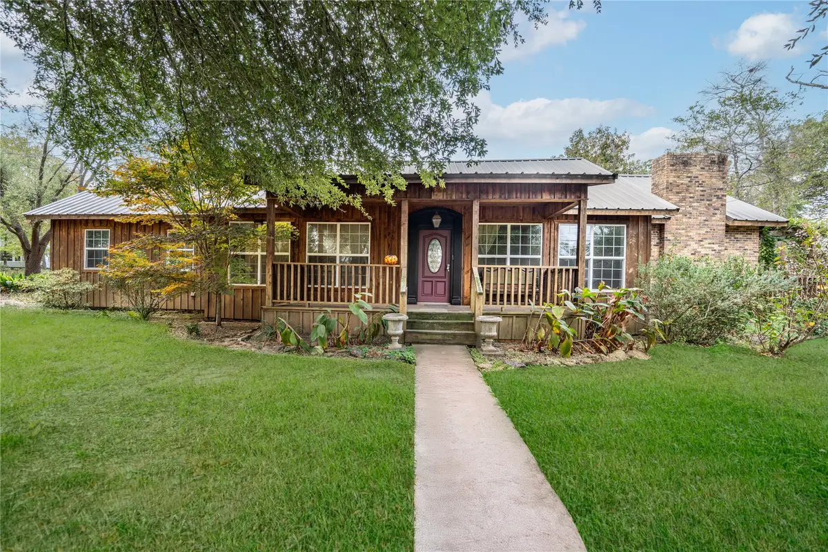 301 Thompson Street, Kilgore, TX 75662 - Image #1