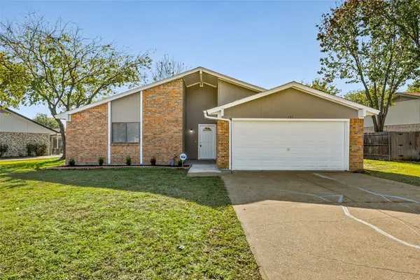 221 Asbury Drive, Saginaw, TX 76179