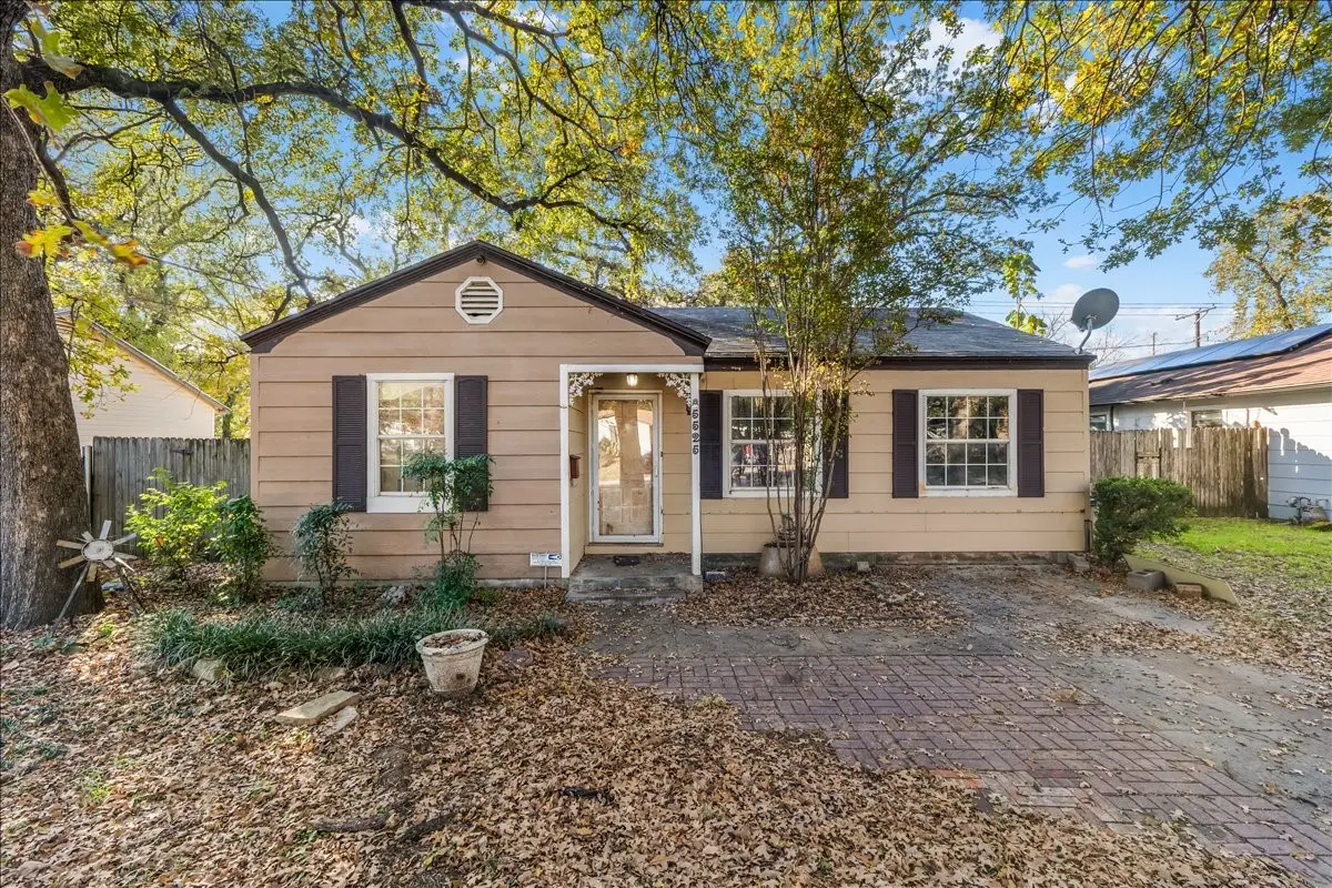 5525 Taylor Road, River Oaks, TX 76114 - Image #1