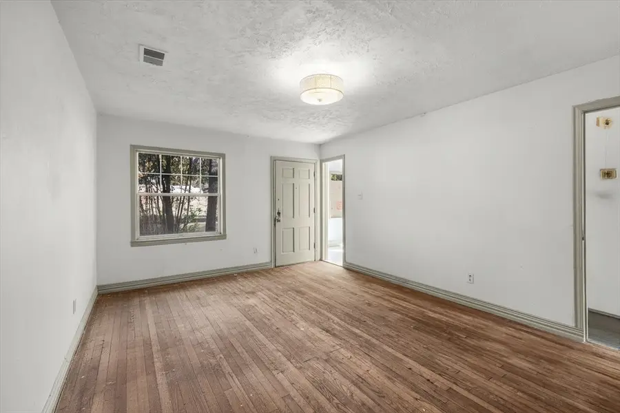 5525 Taylor Road, River Oaks, TX 76114 - Image #3