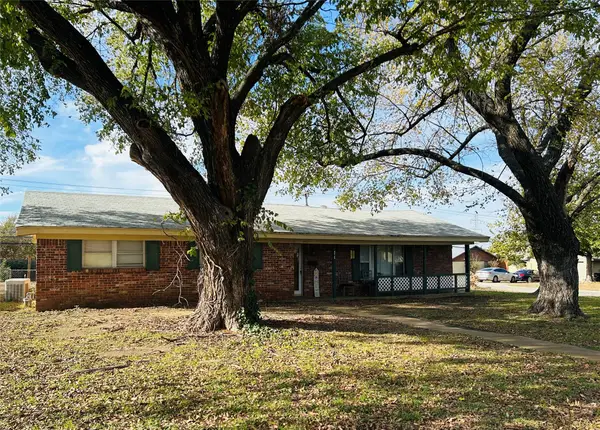 4425 Wedgmont Circle S, Fort Worth, TX 76133