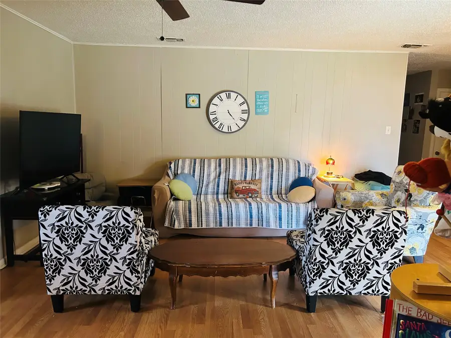 4425 Wedgmont Circle S, Fort Worth, TX 76133 - Image #2