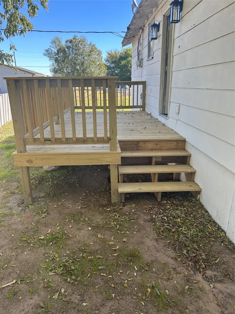 301 E Hutchings Lane, Olney, TX 76374 - Image #2