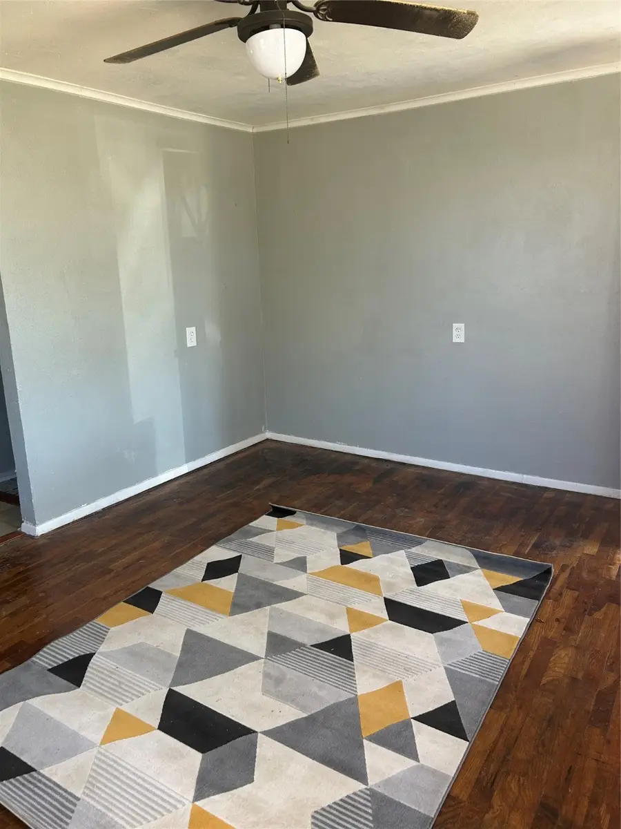 301 E Hutchings Lane, Olney, TX 76374 - Image #3