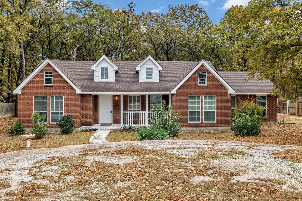 4818 Blue Water Circle, Granbury, TX 76049 - Image #1