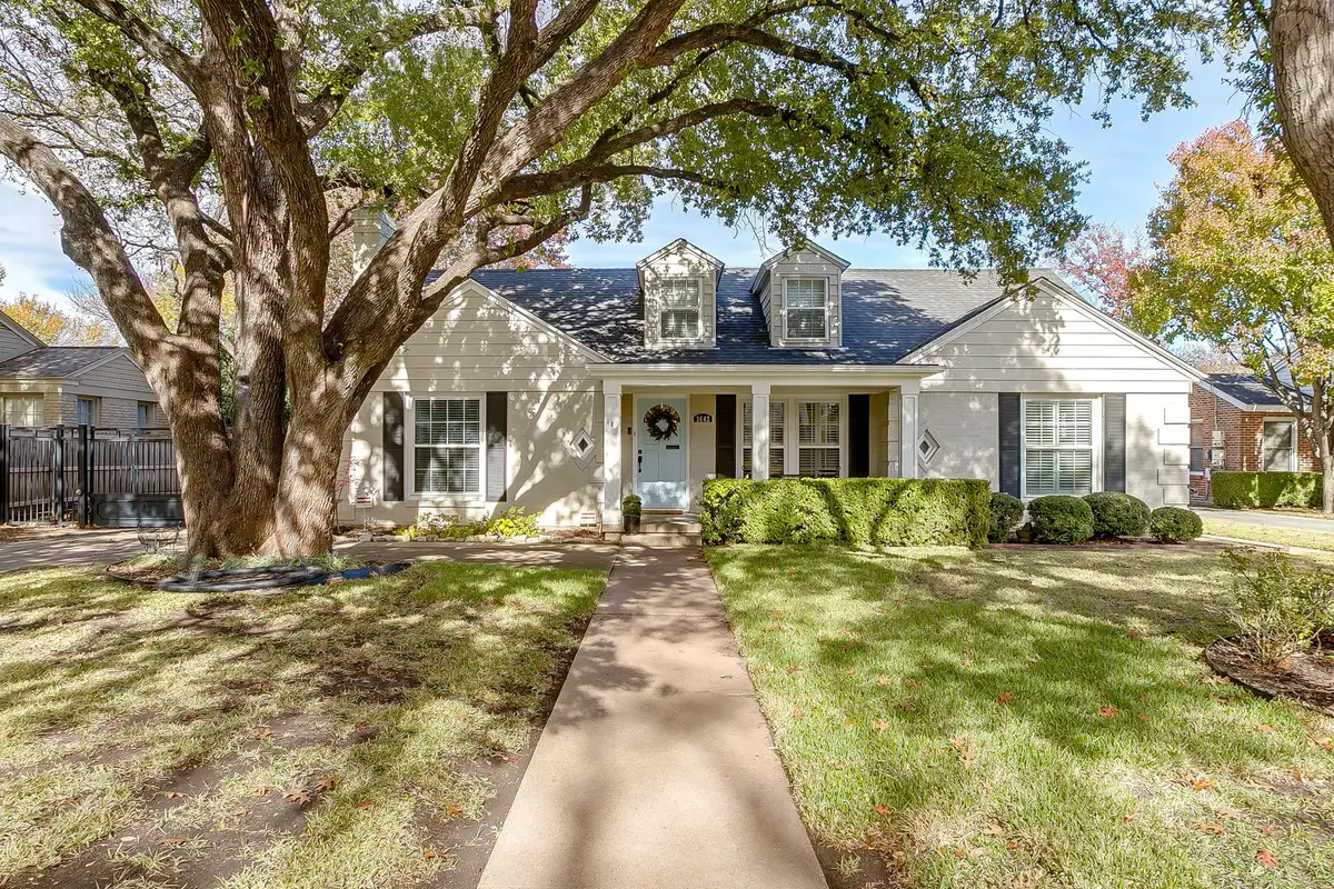 3642 S Hills Avenue, Fort Worth, TX 76109 - Image #1