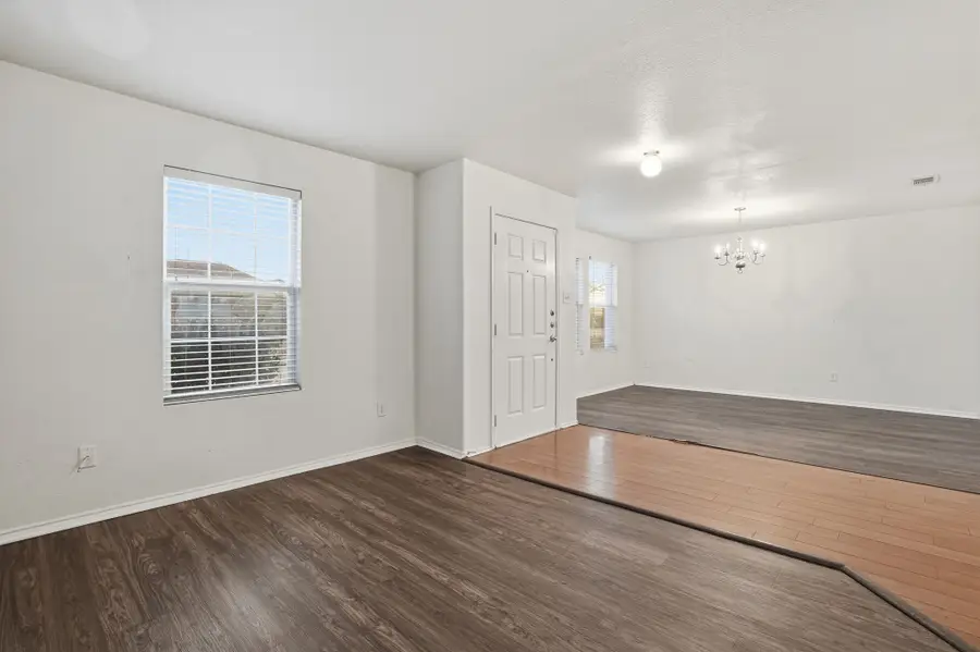 700 Locustberry, Red Oak, TX 75154 - Image #2