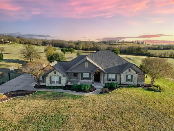 500 Hunters Meadow Drive, Lorena, TX 76655